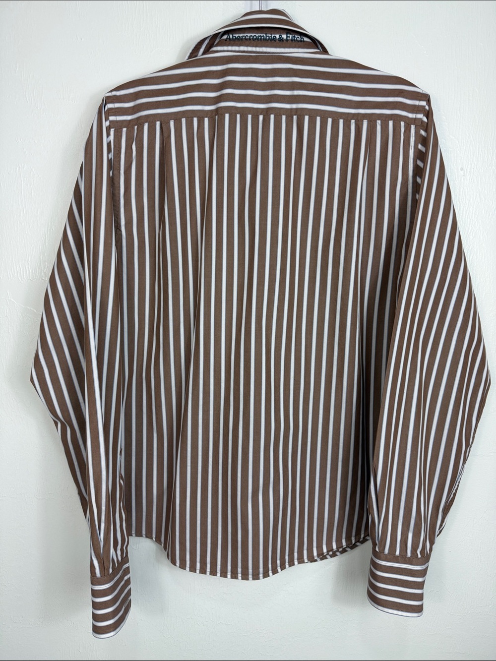 Abercrombie & Fitch Muscle Fit Brown White Stripe Button Shirt Medium - Picture 4 of 10
